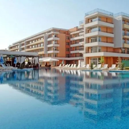 Kamelia Grand Apartments * サニービーチ