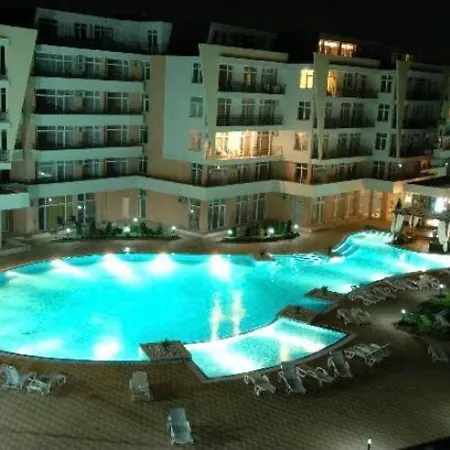 アパートホテル Kamelia Grand Apartments *